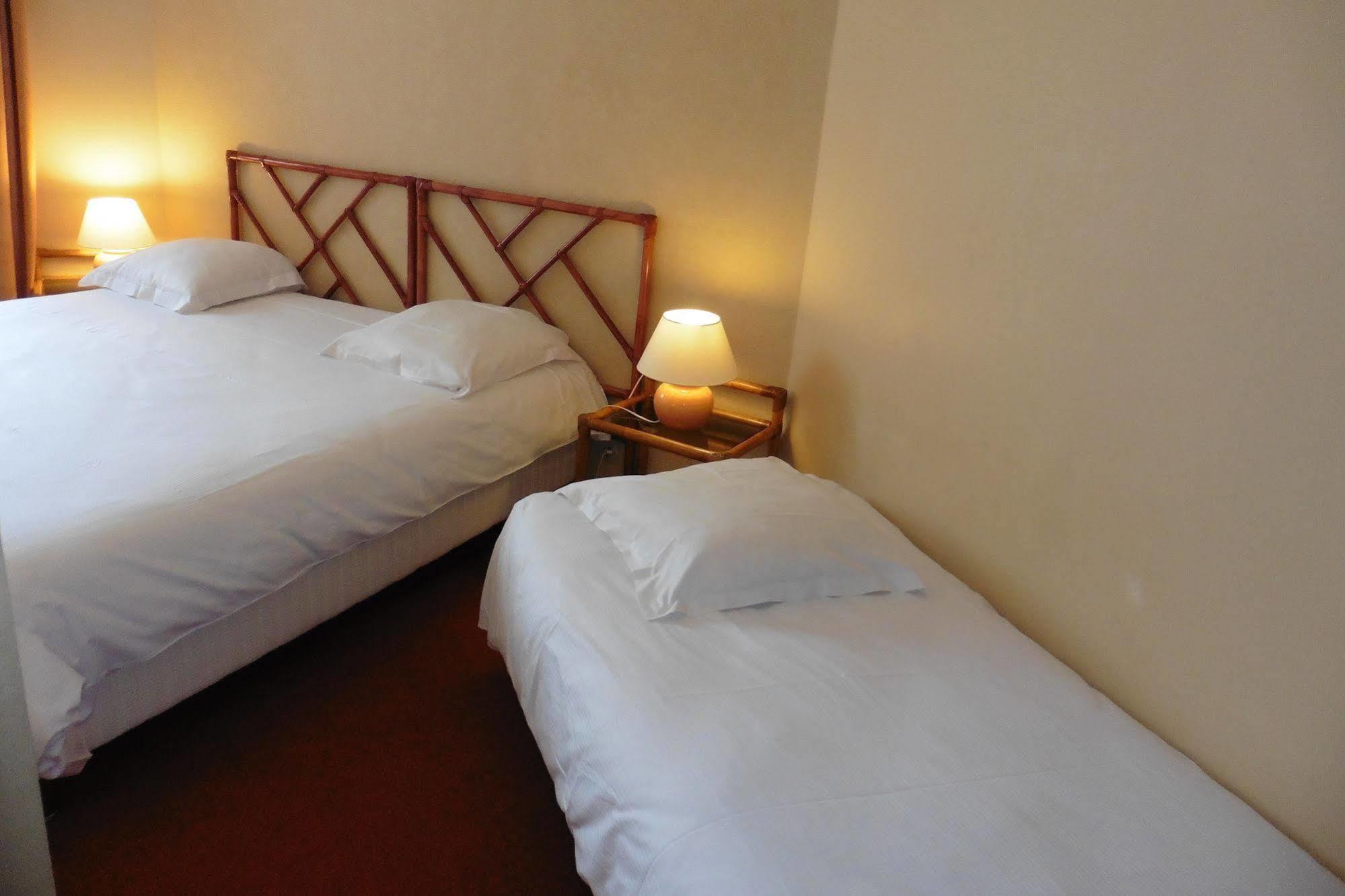 Hotel De L'Orme, Akena エヴルー エクステリア 写真