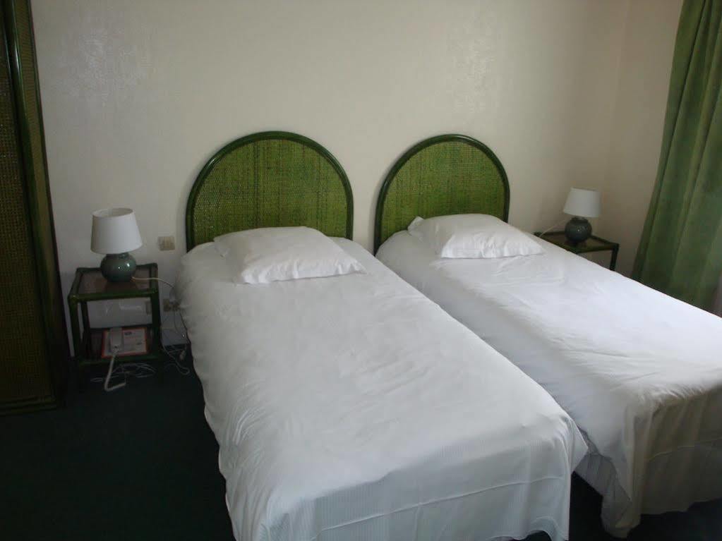 Hotel De L'Orme, Akena エヴルー エクステリア 写真